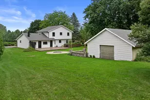 1013 Fairfield Ln, Farmington, WI 53090 - Photo 2