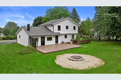 1013  Fairfield Ln, Farmington, WI 53090 - Photo 4