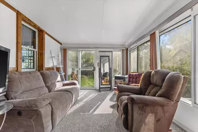 1636 S Triangle Ave, New Berlin, WI 53151 - Photo 6