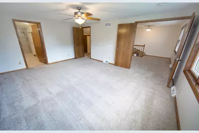 5360 S Cambridge Ln, Greenfield, WI 53221 - Photo 20