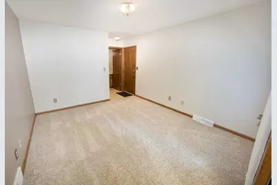 5360 S Cambridge Ln, Greenfield, WI 53221 - Photo 24