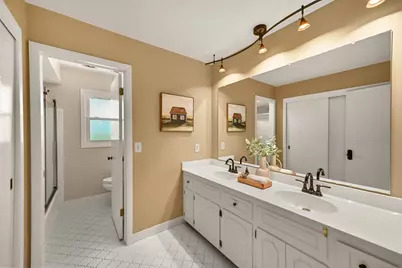 2626 W Ranch Rd, Mequon, WI 53092 - Photo 20