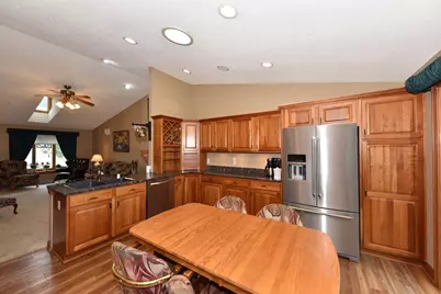 1536  Nature Trl, Hartford, WI 53027 - Photo 6