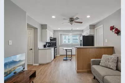 1679 N Cass St #1681, Milwaukee, WI 53202 - Photo 14