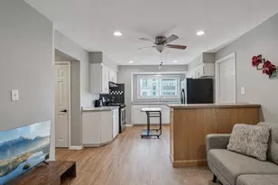 1679 N Cass St, Milwaukee, WI 53202 - Photo 14