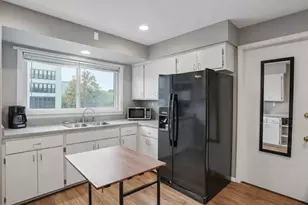 1679 N Cass St, Milwaukee, WI 53202 - Photo 12