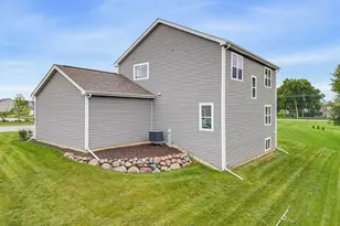 N56W24051 Daisy Ct, Sussex, WI 53089 - Photo 36