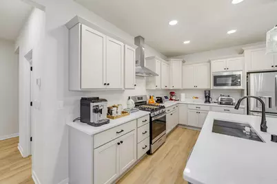 N56W24051  Daisy Ct, Sussex, WI 53089 - Photo 8