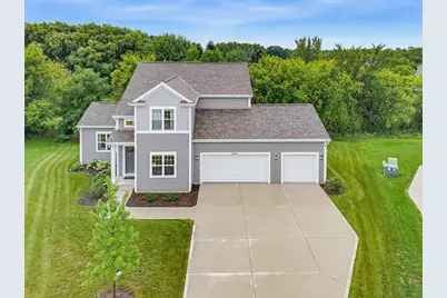 N56W24051  Daisy Ct, Sussex, WI 53089 - Photo 2