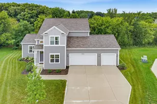 N56W24051 Daisy Ct, Sussex, WI 53089 - Photo 2