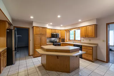 524  10th Ave, Onalaska, WI 54650 - Photo 8