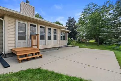 N66W15406  Raven Way Dr, Menomonee Falls, WI 53051 - Photo 28