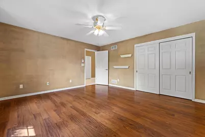N66W15406  Raven Way Dr, Menomonee Falls, WI 53051 - Photo 6