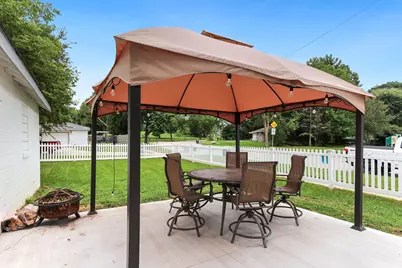 2011  Highland Ave, Waukesha, WI 53186 - Photo 18