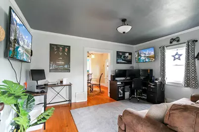 2011  Highland Ave, Waukesha, WI 53186 - Photo 4