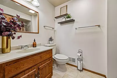 W163N10528  Ridgeview Ln, Germantown, WI 53022 - Photo 32