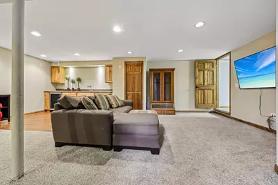 W163N10528  Ridgeview Ln, Germantown, WI 53022 - Photo 38