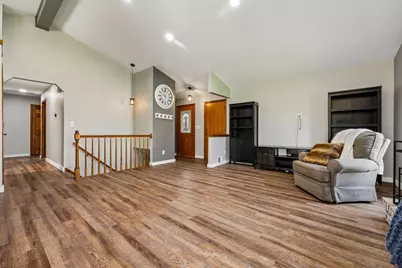 W163N10528  Ridgeview Ln, Germantown, WI 53022 - Photo 10