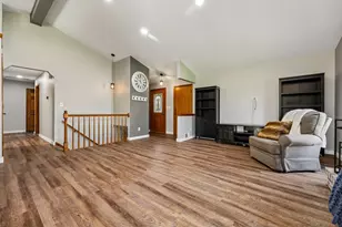 W163N10528 Ridgeview Ln, Germantown, WI 53022 - Photo 10