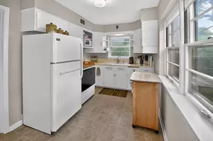 11605 W Mt Vernon Ave, Wauwatosa, WI 53226 - Photo 6
