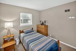 11605 W Mt Vernon Ave, Wauwatosa, WI 53226 - Photo 16