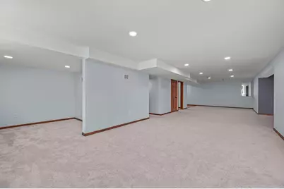 2305  Rustic Woods Ct, Waukesha, WI 53188 - Photo 32