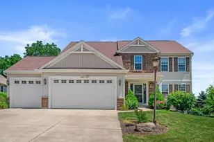 2305 Rustic Woods Ct, Waukesha, WI 53188 - Photo 2