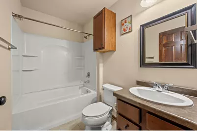 2305  Rustic Woods Ct, Waukesha, WI 53188 - Photo 22