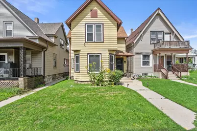 2636 W Hayes Ave, Milwaukee, WI 53215 - Photo 2