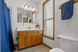 2636 W Hayes Ave, Milwaukee, WI 53215 - Photo 20
