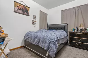 2636 W Hayes Ave, Milwaukee, WI 53215 - Photo 12