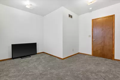2636 W Hayes Ave, Milwaukee, WI 53215 - Photo 20
