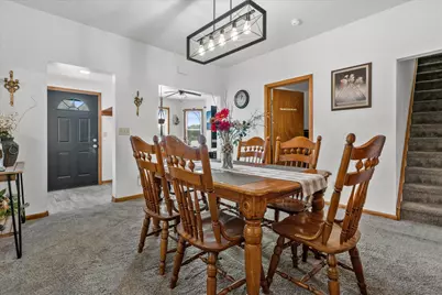 2636 W Hayes Ave, Milwaukee, WI 53215 - Photo 8