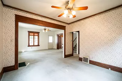 827  Oakland Ave, Waukesha, WI 53186 - Photo 8