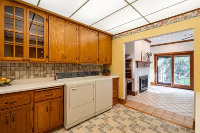827  Oakland Ave, Waukesha, WI 53186 - Photo 14