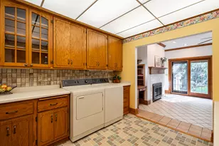 827 Oakland Ave, Waukesha, WI 53186 - Photo 14