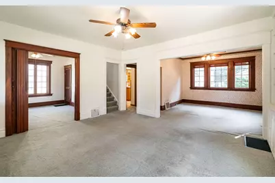 827  Oakland Ave, Waukesha, WI 53186 - Photo 6
