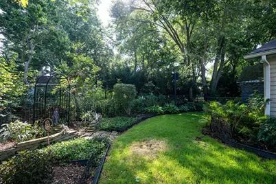827  Oakland Ave, Waukesha, WI 53186 - Photo 44