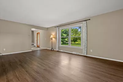 W277S4070  Green Country Rd, Waukesha, WI 53189 - Photo 4