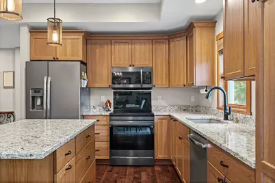 929  Rolling Oaks Dr, Onalaska, WI 54650 - Photo 8