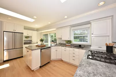 12475  Elmhurst Pkwy, Elm Grove, WI 53122 - Photo 4