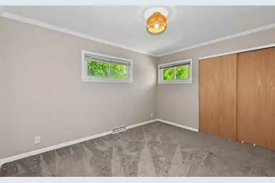 6715 N 78th St, Milwaukee, WI 53223 - Photo 20