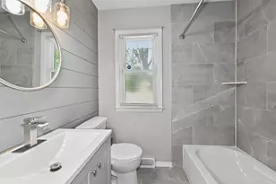 6715 N 78th St, Milwaukee, WI 53223 - Photo 14