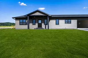 1421 Waldenberger Rd, Holmen, WI 54636 - Photo 1