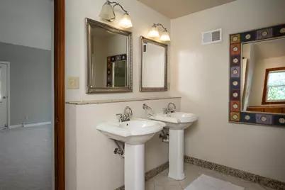 2630 N 88th St, Wauwatosa, WI 53226 - Photo 26