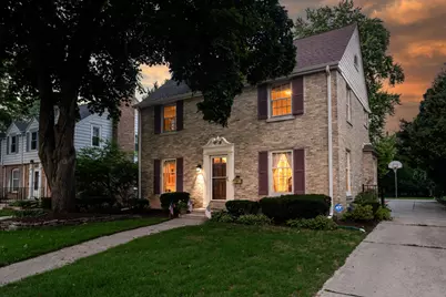 2630 N 88th St, Wauwatosa, WI 53226 - Photo 2