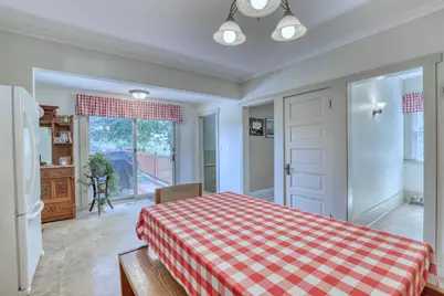 W304N2426  Maple Ave, Delafield, WI 53072 - Photo 10