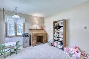 W304N2426 Maple Ave, Delafield, WI 53072 - Photo 18