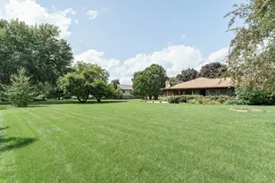 1605 Country Club Ln, Watertown, WI 53098 - Photo 6