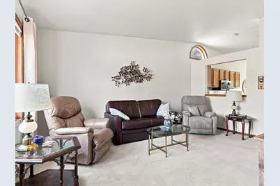 2033  Kellner St, Manitowoc, WI 54220 - Photo 8